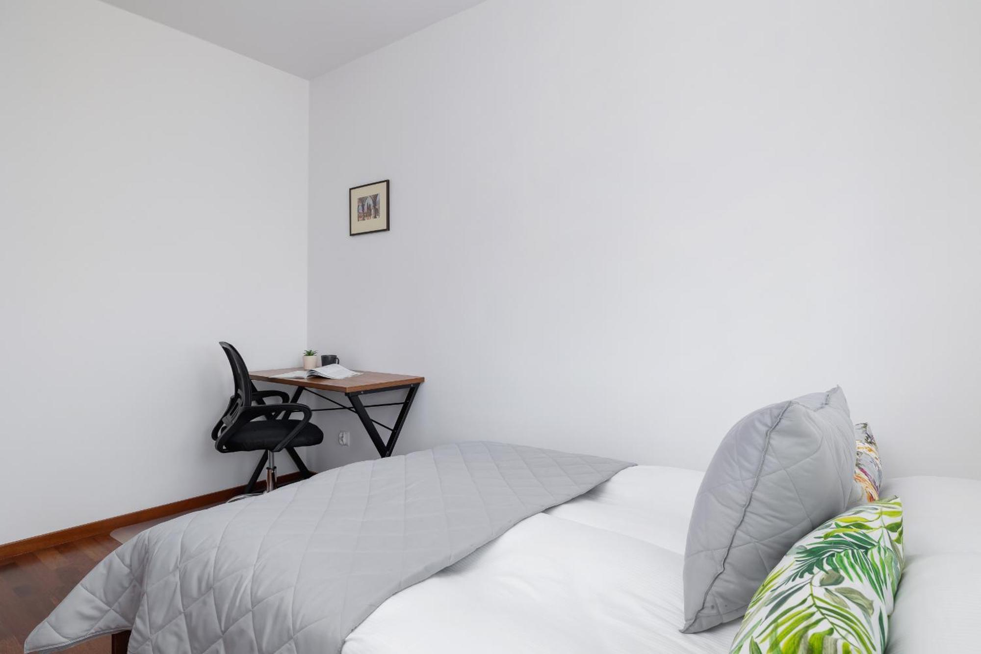 Unique Bialopradnicka With Balcony In By Renters Apartment Krakow