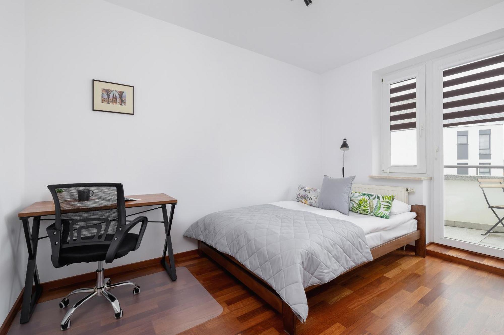 Unique Bialopradnicka With Balcony In By Renters