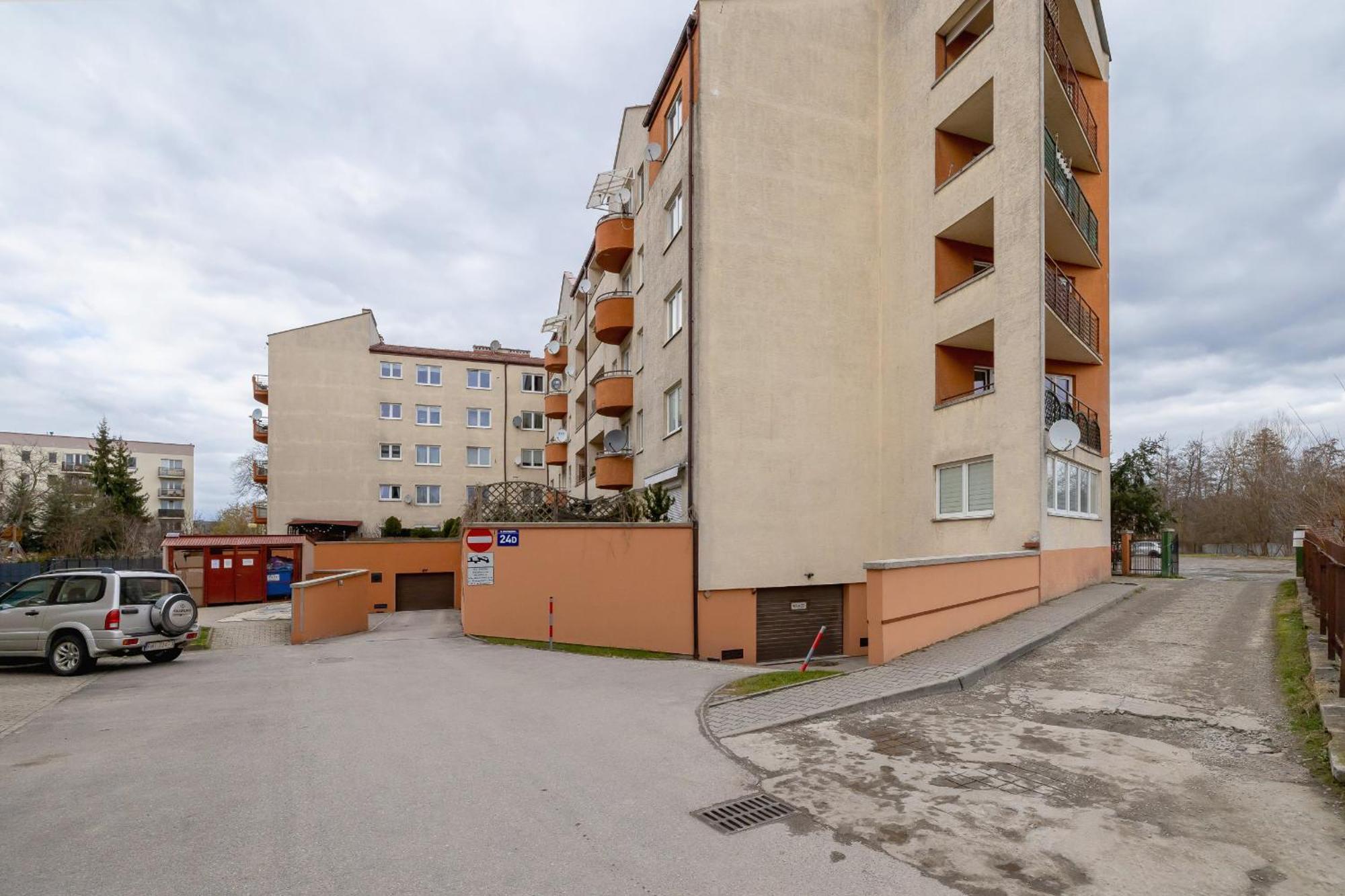 Unique Bialopradnicka With Balcony In By Renters *